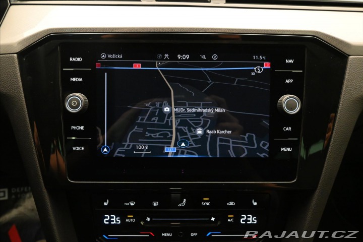 Volkswagen Passat 2,0 TDI 110 kW DSG Busine 2022