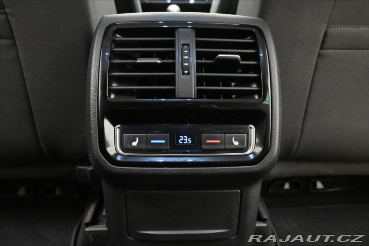 Volkswagen Passat 2,0 TDI 110 kW DSG Busine 2022