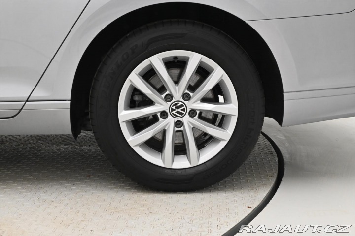 Volkswagen Passat 2,0 TDI 110 kW DSG Busine 2022