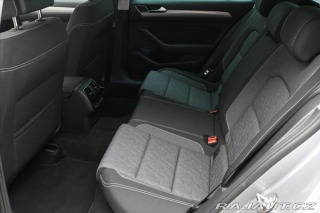 Volkswagen Passat 2,0 TDI 110 kW DSG Busine 2022