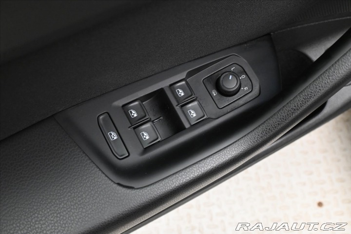 Volkswagen Passat 2,0 TDI 110kW DSG Businne 2022