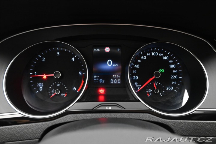 Volkswagen Passat 2,0 TDI 110kW DSG Busines 2022