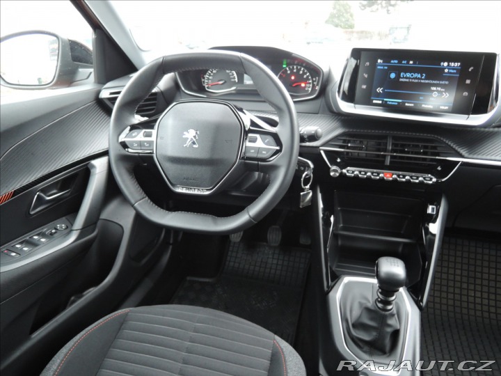 Peugeot 2008 1,2 Puretech ČR Záruka do 2022