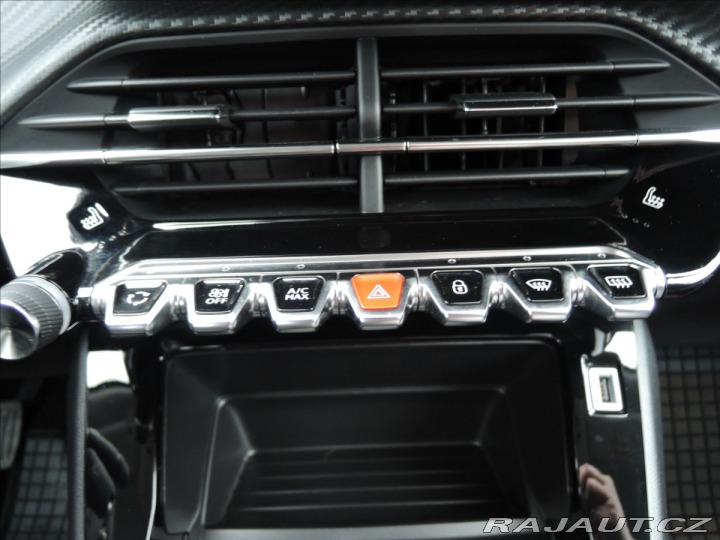 Peugeot 2008 1,2 Puretech ČR Záruka do 2022