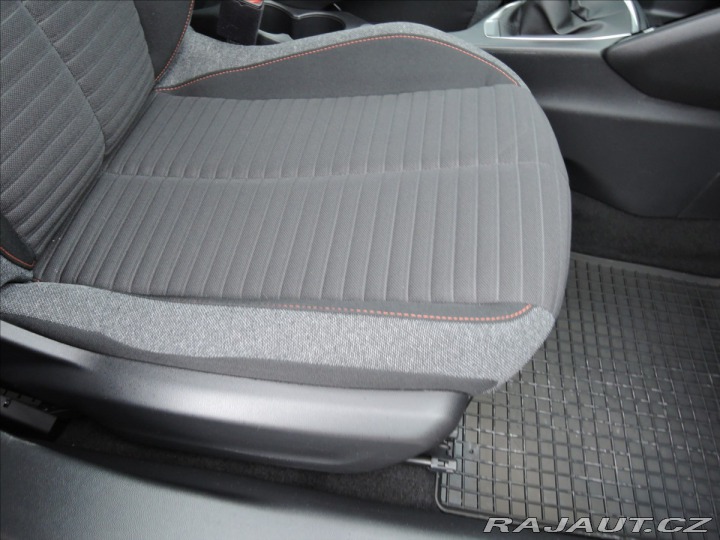 Peugeot 2008 1,2 Puretech ČR Záruka do 2022