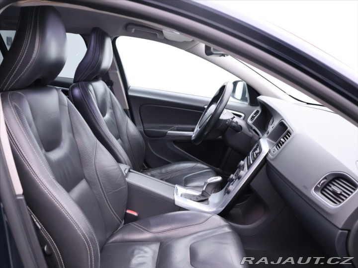 Volvo V60 2,4 D4 V5 Aut. AWD R-desi 2013