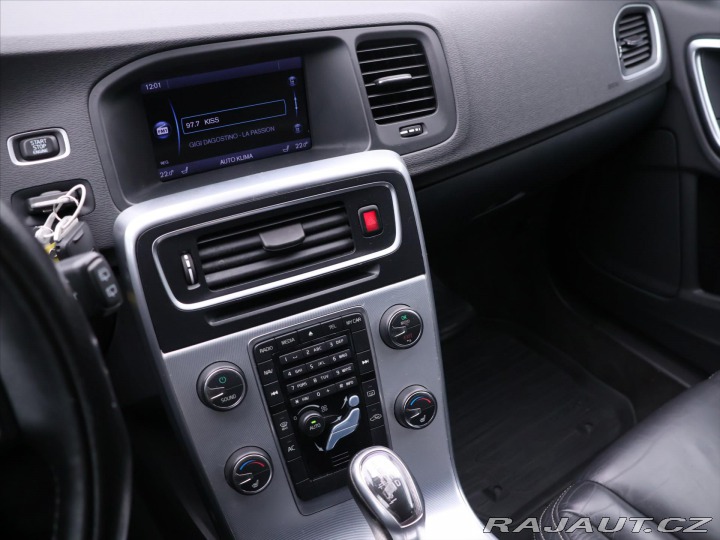 Volvo V60 2,4 D4 V5 Aut. AWD R-desi 2013