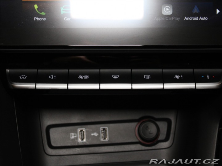 MG ZS 1,5 CVVT 78kW 15tkm. 1.ma 2023