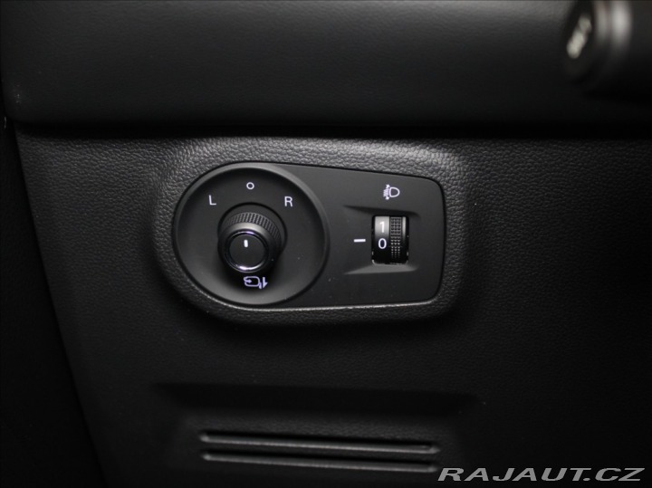 MG ZS 1,5 CVVT 78kW 15tkm. 1.ma 2023