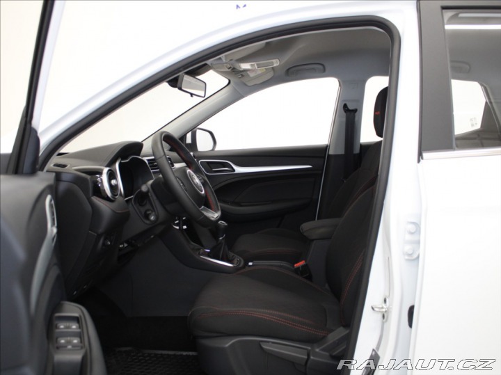 MG ZS 1,5 CVVT 78kW 15tkm. 1.ma 2023