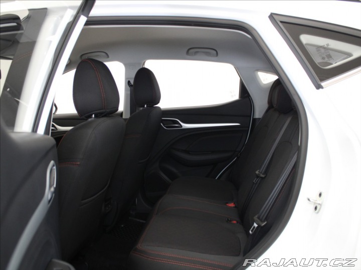 MG ZS 1,5 CVVT 78kW 15tkm. 1.ma 2023