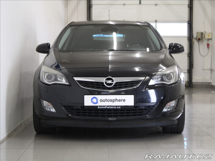 Opel Astra 2,0 CDTi 118kW Cosmo 180t 2010