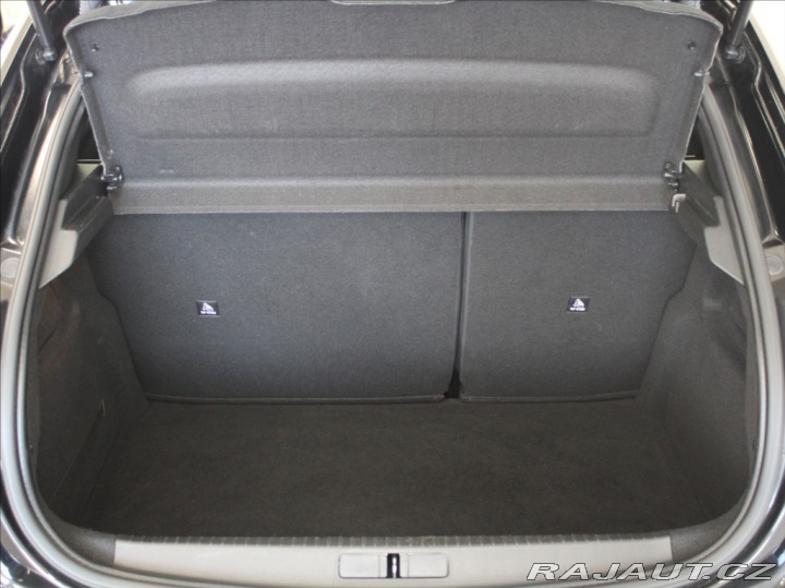 Peugeot 208 1,2 PTech 74kW AT 37tkm. 2023