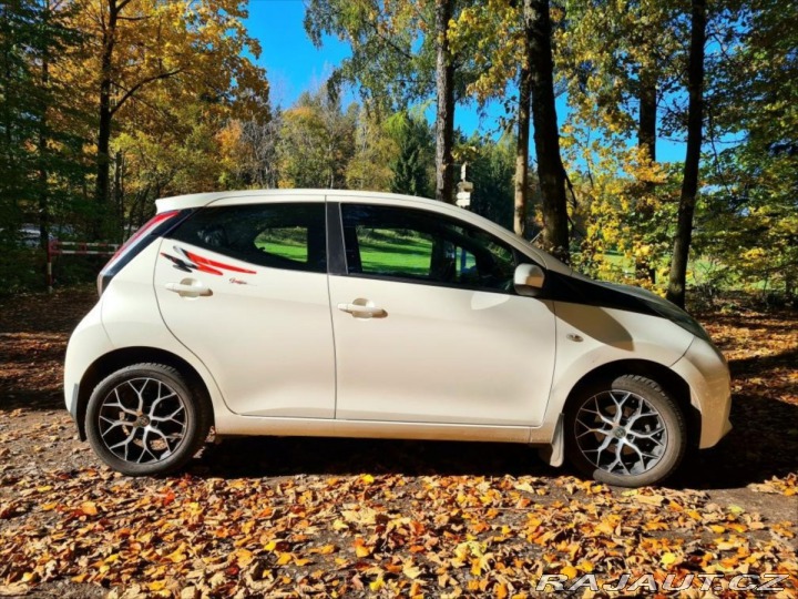 Toyota Aygo 1,0   VVTi - Velmi úsporn 2014