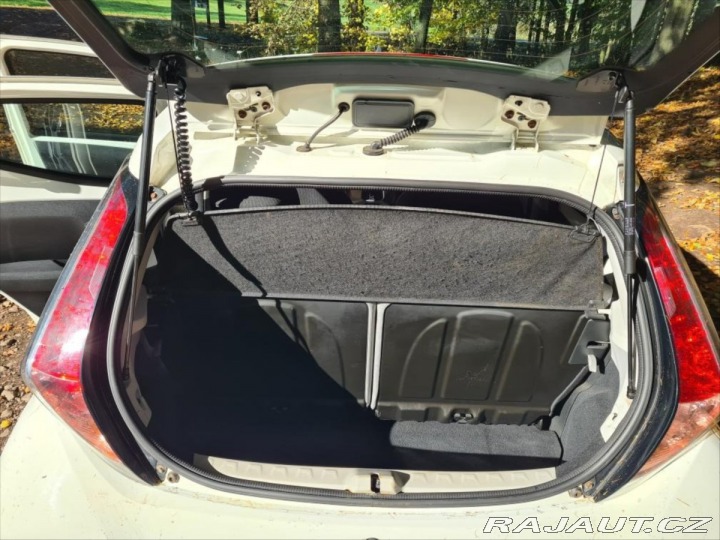 Toyota Aygo 1,0   VVTi - Velmi úsporn 2014