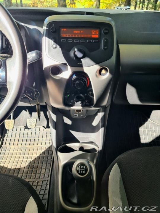 Toyota Aygo 1,0   VVTi - Velmi úsporn 2014
