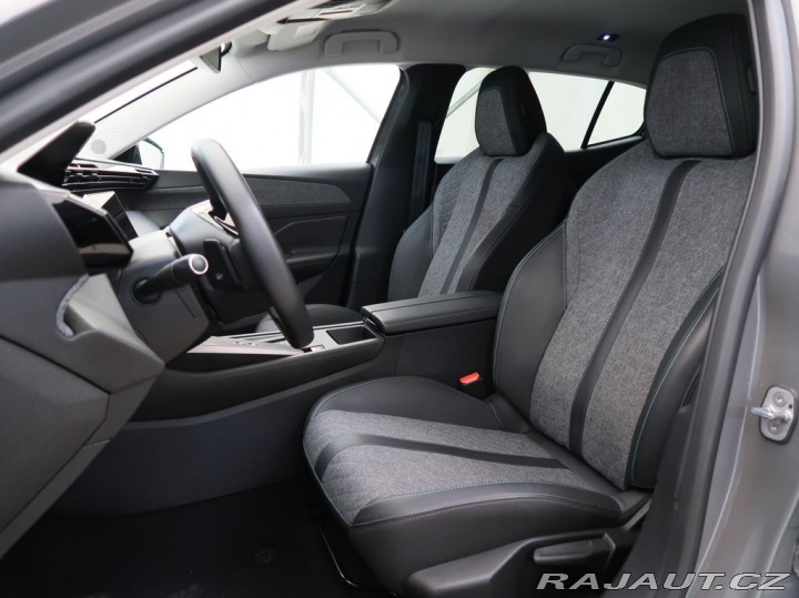 Peugeot 408 1.2PureTech,96kW,ALLURE,A 1800