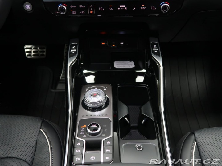 Kia Sorento TOP - K odběru IHNED 2026