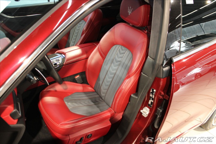 Maserati Levante SQ4 GranLusso ACC/Pano/B& 2017