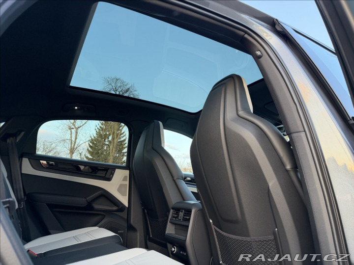 Porsche Cayenne E3 II Coupe Black Edition 2026