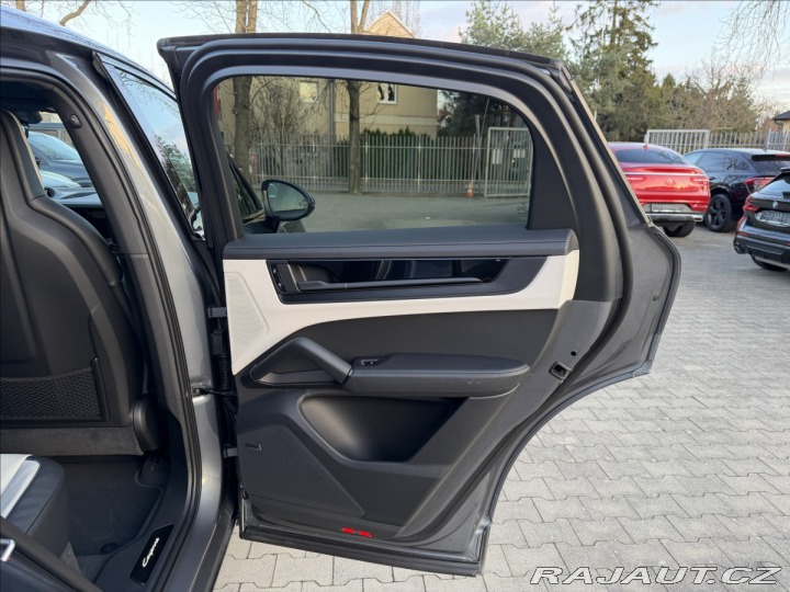 Porsche Cayenne E3 II Coupe Black Edition 2026