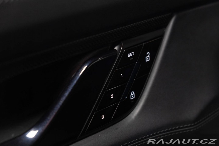 Porsche Taycan Turbo S 2020