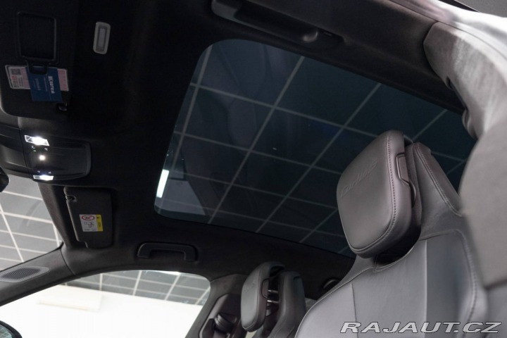 Porsche Taycan Turbo S 2020