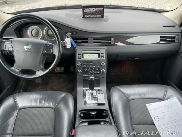 Volvo V70 2,4 D5 AWD Momentum, odp. 2008