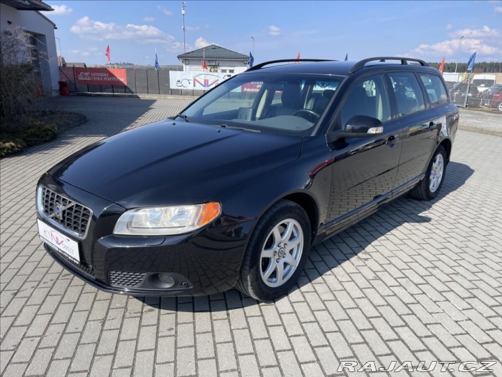 Volvo V70 2,4 D5 AWD Momentum, odp. 2008