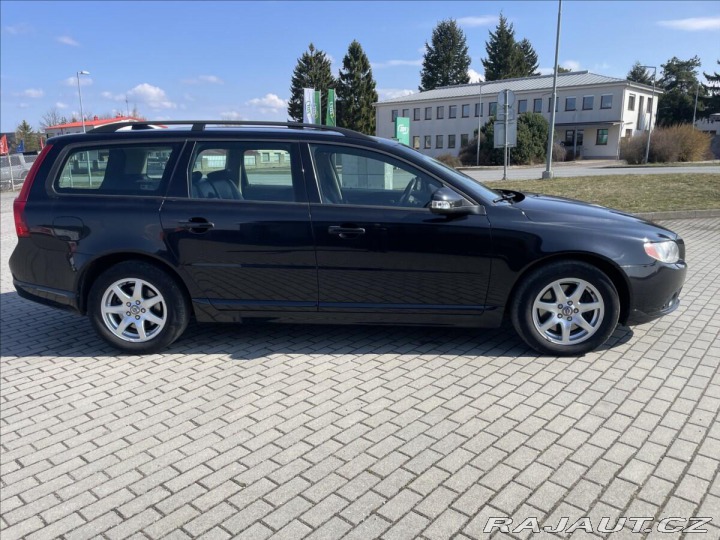Volvo V70 2,4 D5 AWD Momentum, odp. 2008
