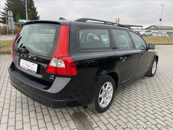 Volvo V70 2,4 D5 AWD Momentum, odp. 2008