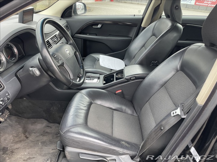 Volvo V70 2,4 D5 AWD Momentum, odp. 2008