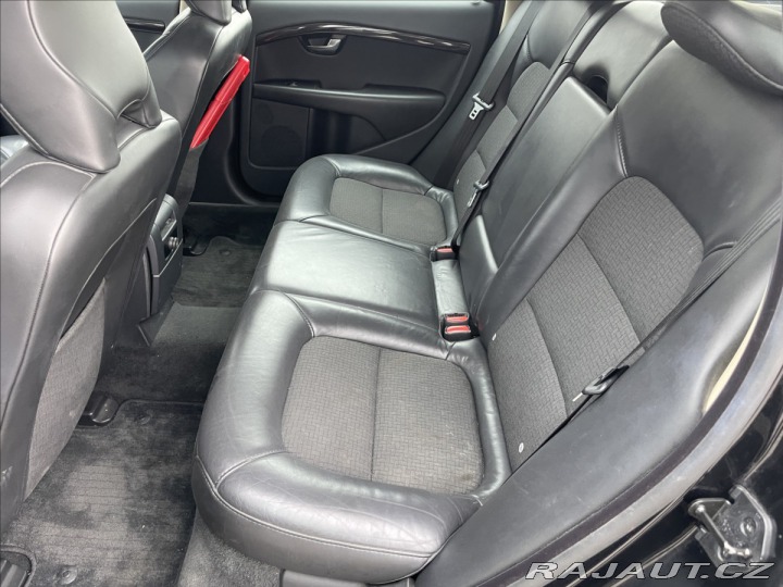 Volvo V70 2,4 D5 AWD Momentum, odp. 2008