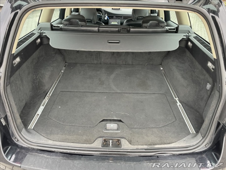 Volvo V70 2,4 D5 AWD Momentum, odp. 2008