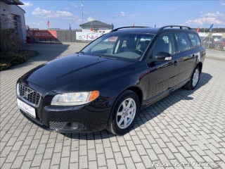 Volvo V70 2,4 D5 AWD Momentum, odp. 2008