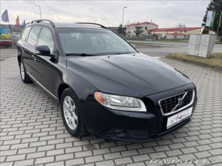 Volvo V70 2,4 D5 AWD Momentum, odp. 2008