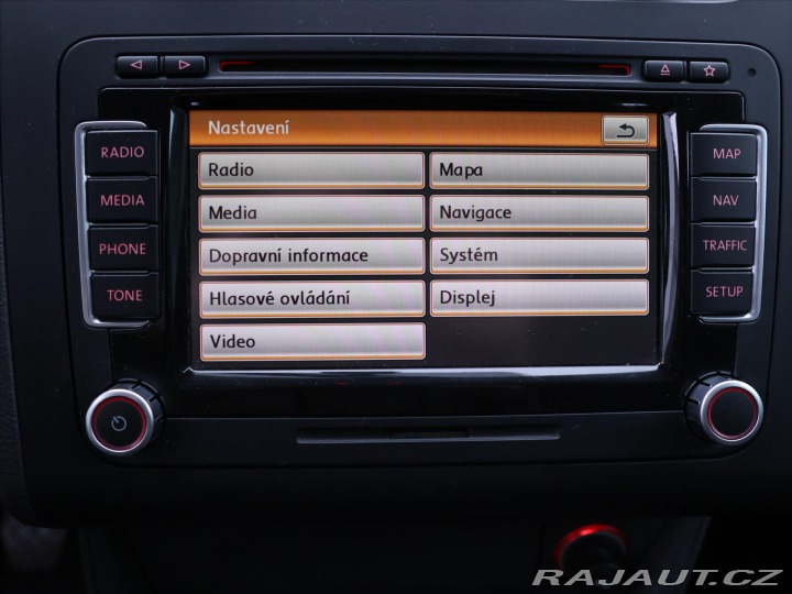 Volkswagen Touran 1,4 TSI 103kW Highline Na 2010