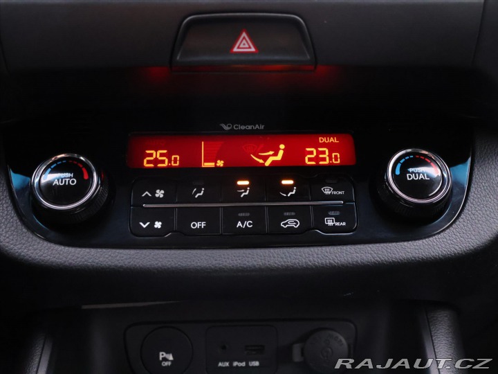 Kia Sportage 2,0 CRDi 100kW AWD CZ Xen 2012