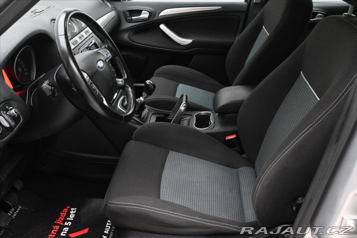 Ford S-MAX 2,0 TDCi 103 kW NAVI Výhř 2012