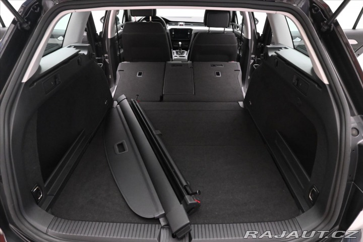 Volkswagen Passat 2,0 TDI 110 kW DSG BUSINE 2022