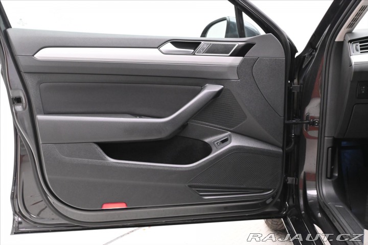 Volkswagen Passat 2,0 TDI 110 kW DSG BUSINE 2022