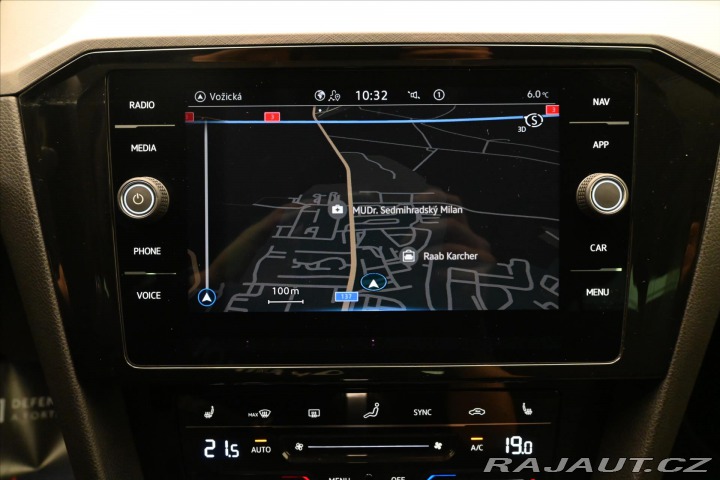 Volkswagen Passat 2,0 TDI 110 kW DSG BUSINE 2022