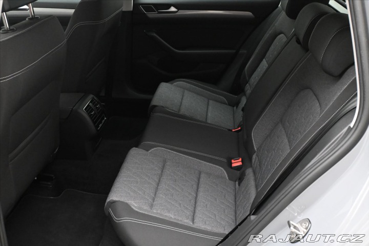 Volkswagen Passat 2,0 TDI 110 KW DSG Busine 2022