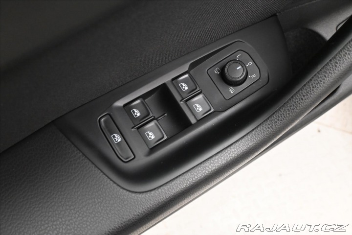 Volkswagen Passat 2,0 TDI 110 KW DSG Busine 2022