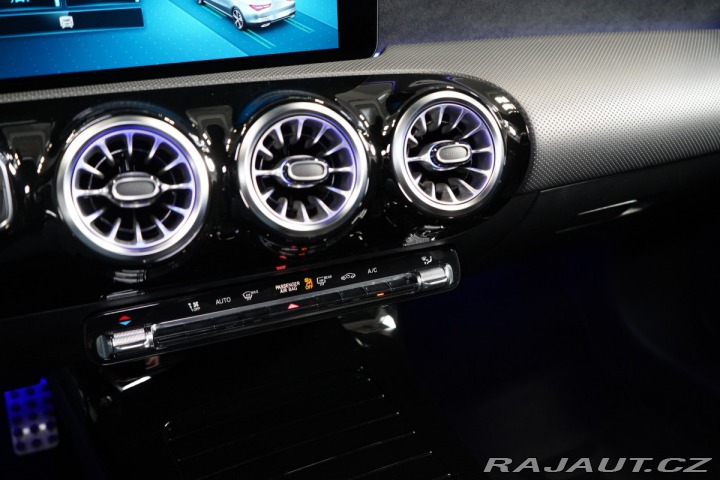 Mercedes-Benz CLA 200*4M*AMG*PANO*DISTRONIC 2022