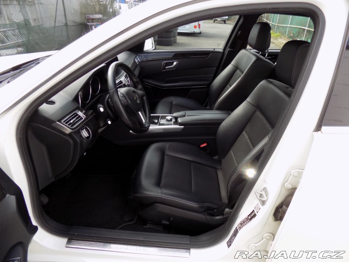 Mercedes-Benz E 220d/Full-LED/NAVI/ 2014