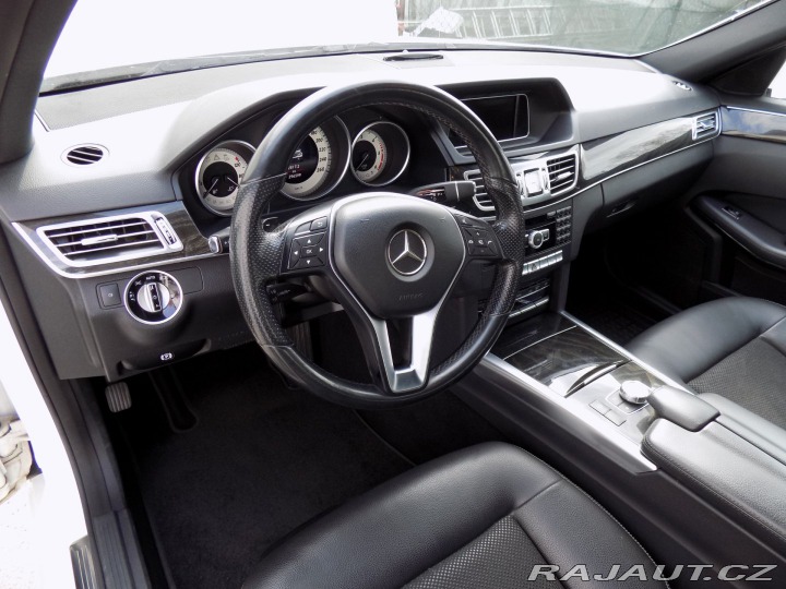 Mercedes-Benz E 220d/Full-LED/NAVI/ 2014