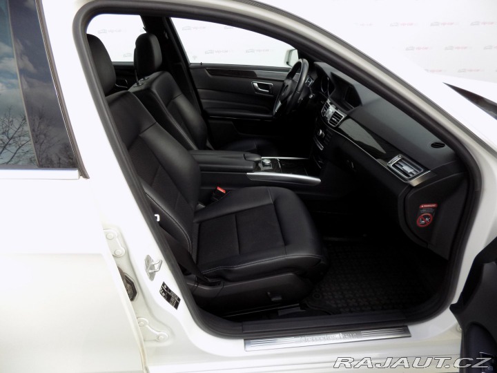 Mercedes-Benz E 220d/Full-LED/NAVI/ 2014