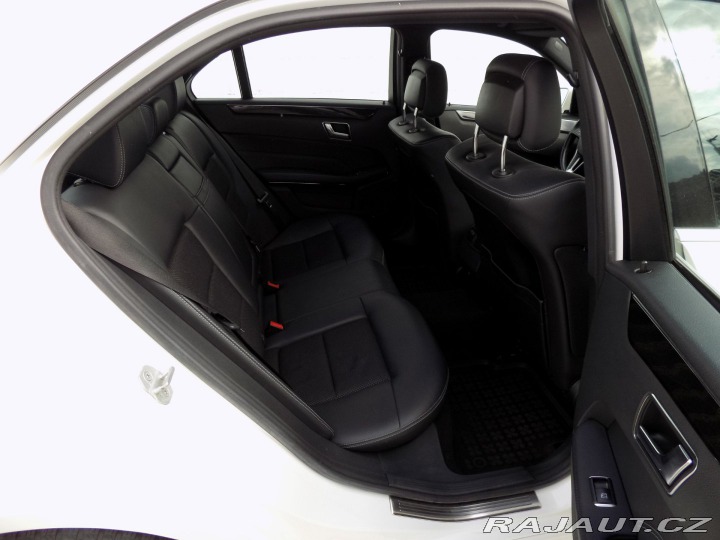 Mercedes-Benz E 220d/Full-LED/NAVI/ 2014