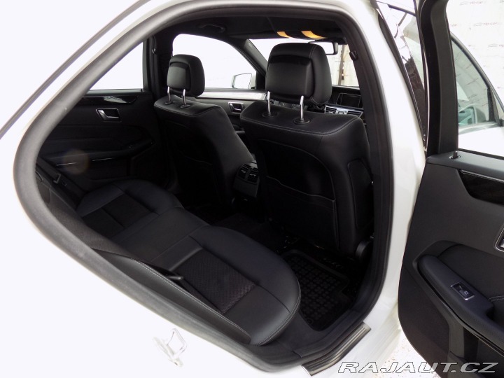 Mercedes-Benz E 220d/Full-LED/NAVI/ 2014